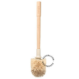 Brosse de toilette en bois.