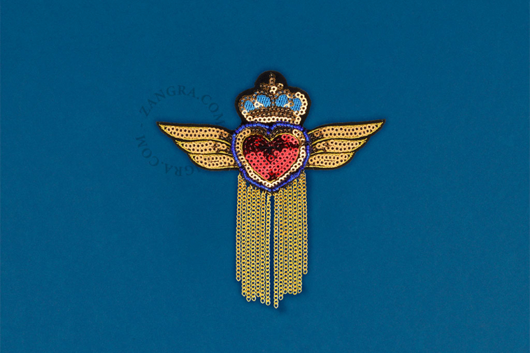 Royal badge brooch.