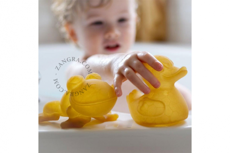 natural-duck-baby-bath-rubber