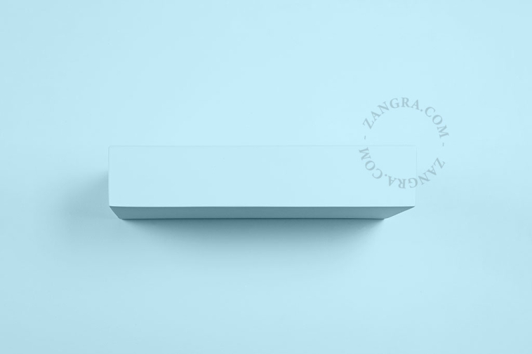 Paintable uplighter in plaster.