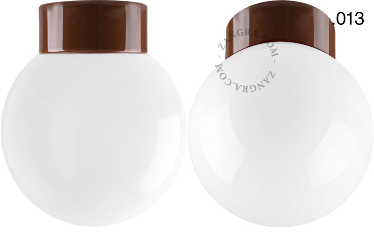 Lampe ronde en porcelaine marron.