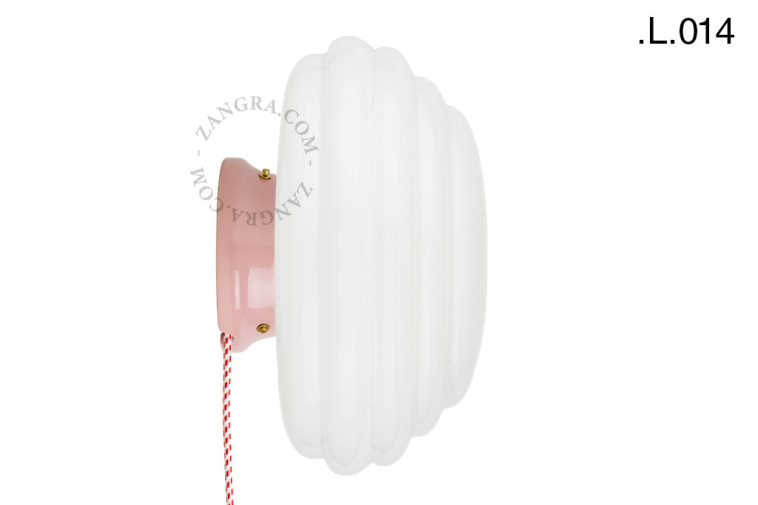 Lampe Art Deco en porcelaine rose avec globe en verre.