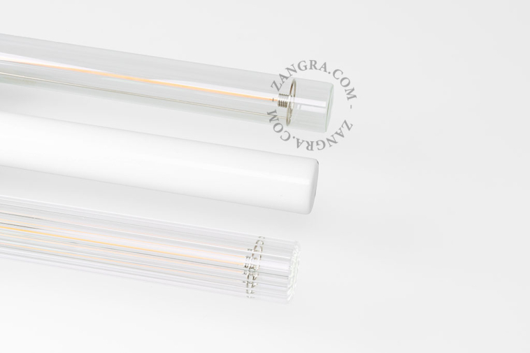 Lampe S14d aus gelbem Porzellan.