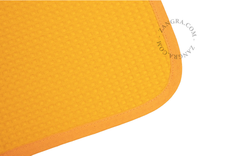 Długi fartuch kuchenny retro.