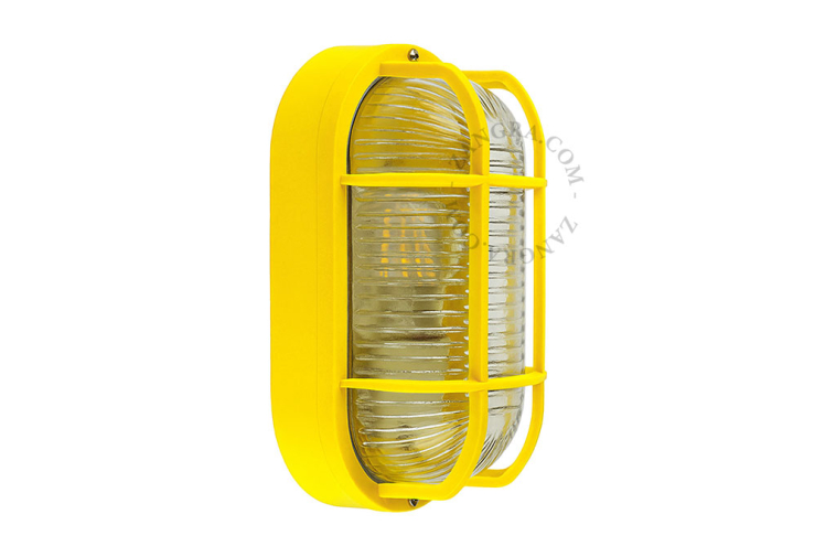 Gele buitenlamp.