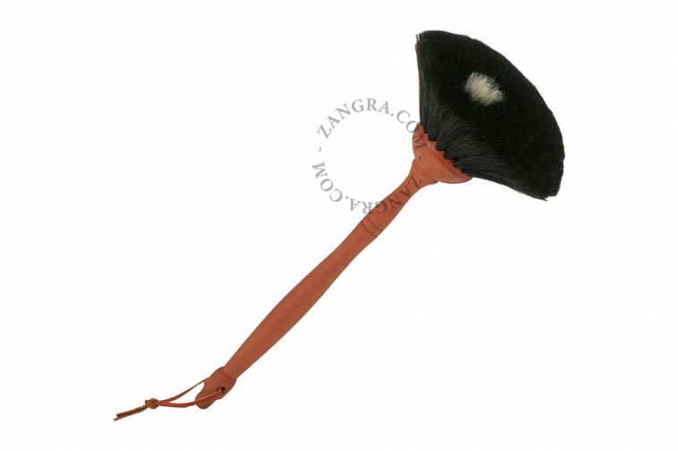 Wooden dusting brush with black or white goat hair.