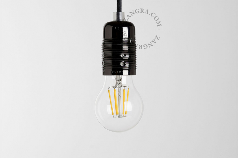 sockets029_002_l-metallic-socket-lampholder-douille-metal-fitting-metaal