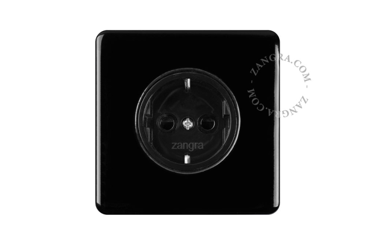 Stopcontact in zwart porselein.