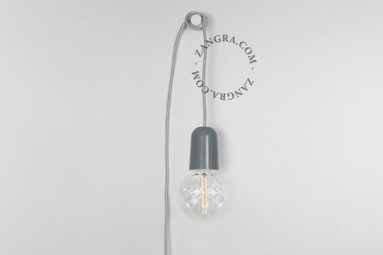 lampe baladeuse en porcelaine grise à suspendre avec fiche et prise
