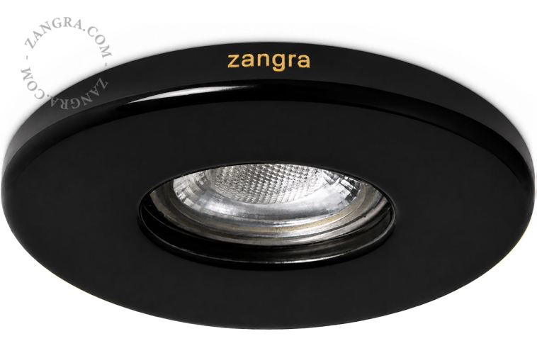 Czarna porcelanowa oprawa wpuszczana typu downlight.