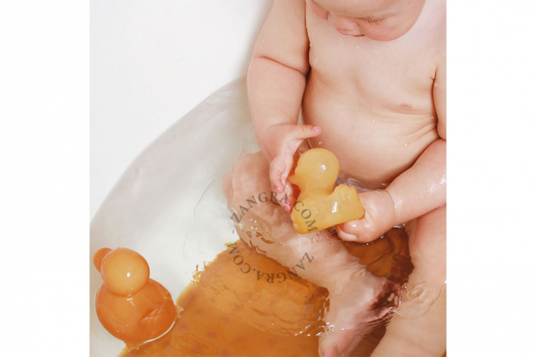 rubber-duck-bath-natural-baby