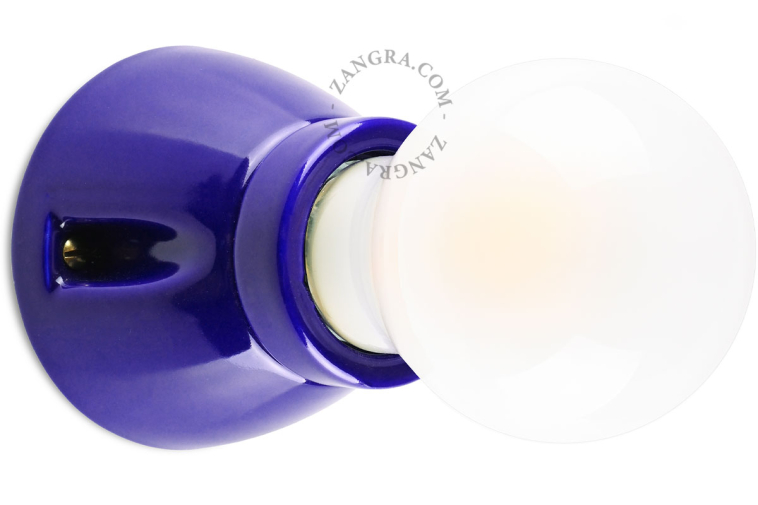 Lampe en porcelaine bleue.