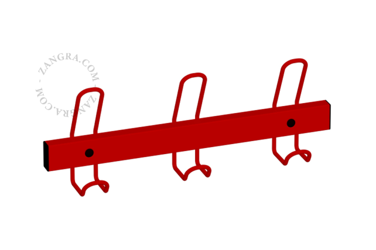 Cabide vermelho.