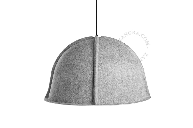 Acoustic lamp in felt.