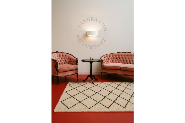 Kinkiet ścienny z gipsu do malowania.