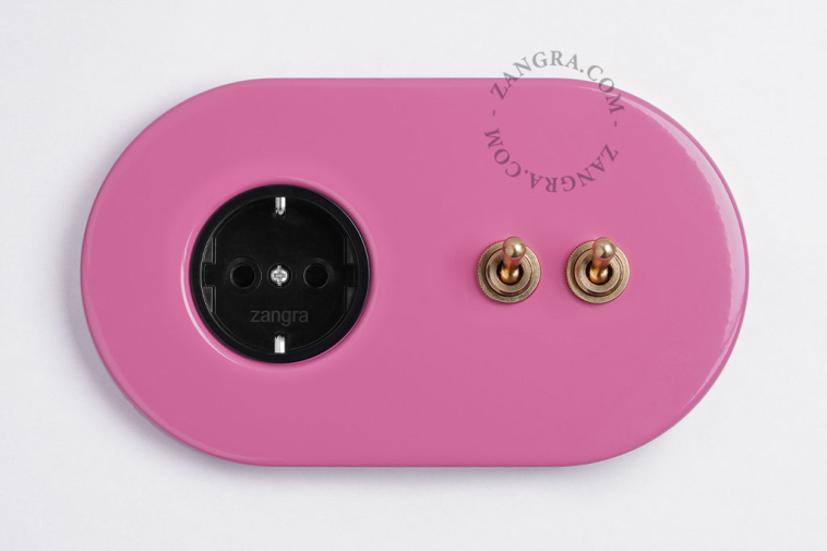 tomada embutida em rosa e interruptor bidirecional ou simples - dupla alavanca em latão bruto