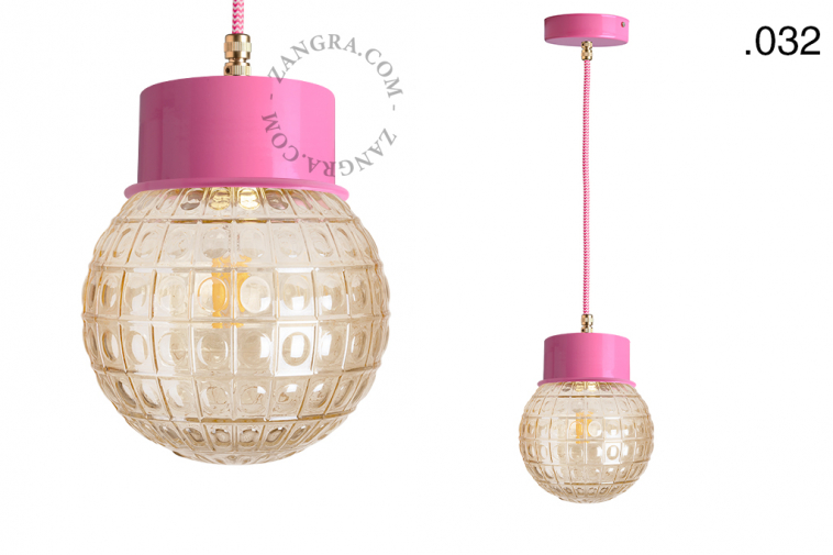 Discover our pink pendant light with glass shade zangra