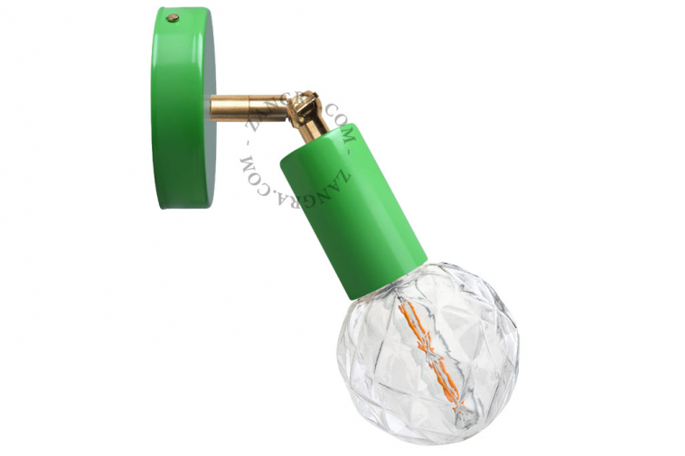 Grøn justerbar væglampe med messingarm.