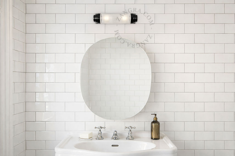 Art Deco badkamerlamp in porselein.