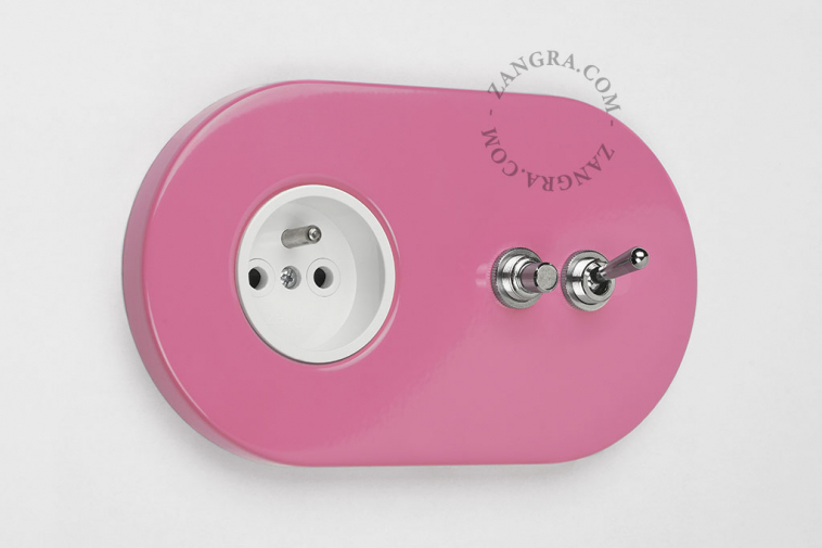 prise de courant murale rose avec interrupteur va-et-vient ou simple avec levier et bouton-poussoir en laiton nickele