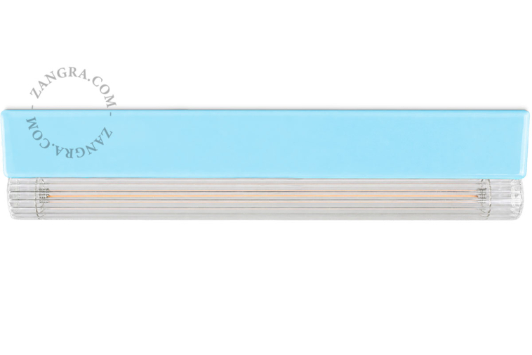 Lampe S14d aus hellblauem Porzellan.