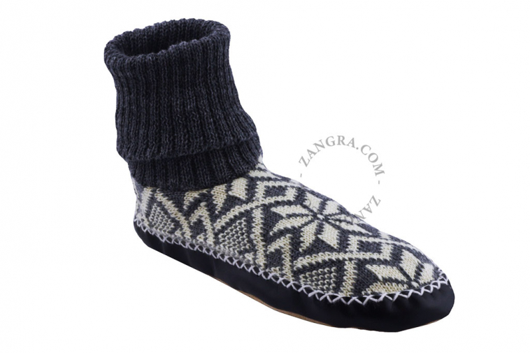 black-slippers-norwegian