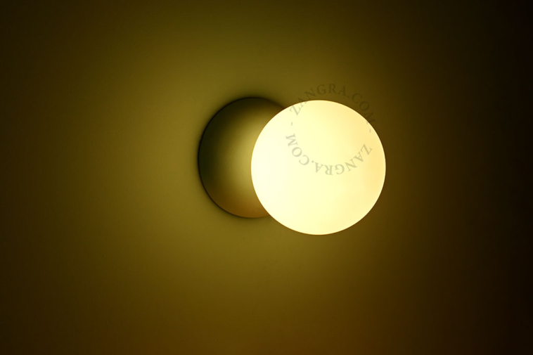 Applique in gesso verniciabile.