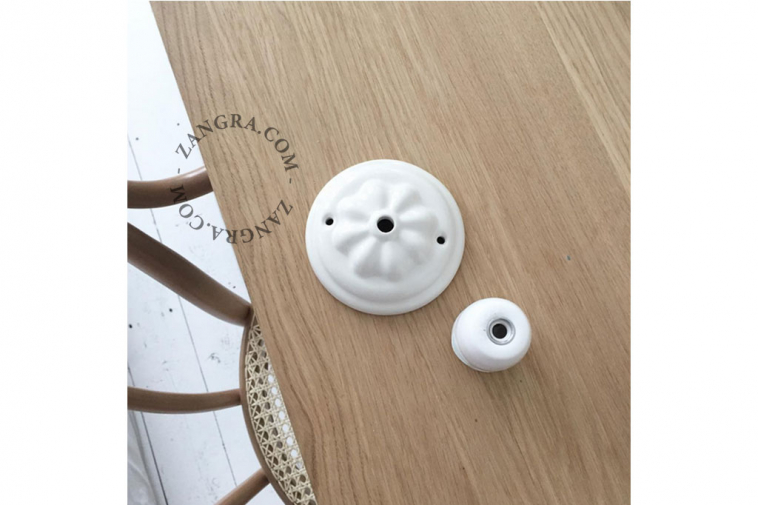 sockets001_w_l-03-porcelain-socket-douille-porcelaine-lampholder-fitting-porselein
