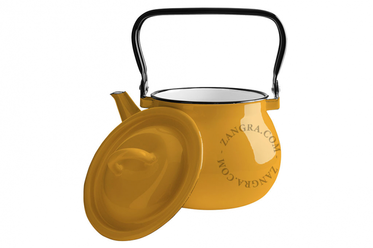 Mustard yellow enamel kettle