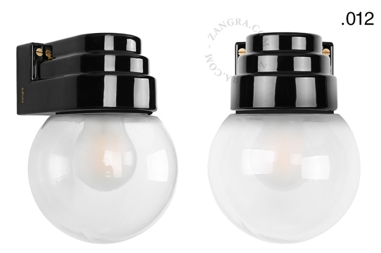 Art Deco sort porcelæn væglampe.