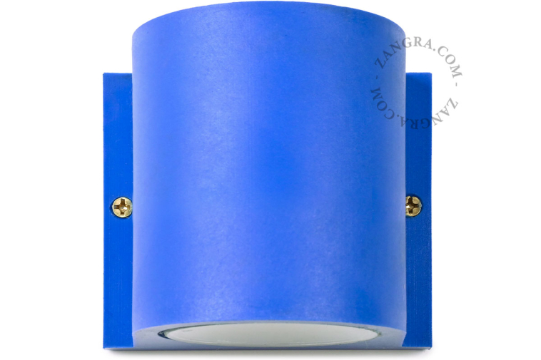 Blaue Wandleuchte.