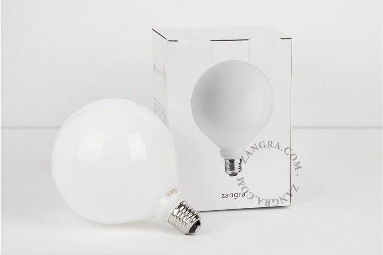 adaptor-LED-globe-dimable-bulb-lightbulb-glass-opal-white