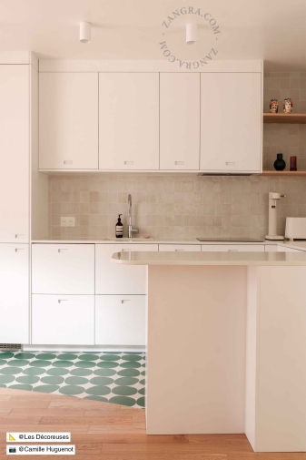 Surface-mounted cylindrical spotlight.