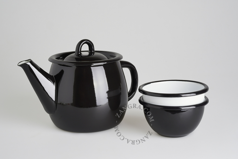 black-enamel-teapot-tableware