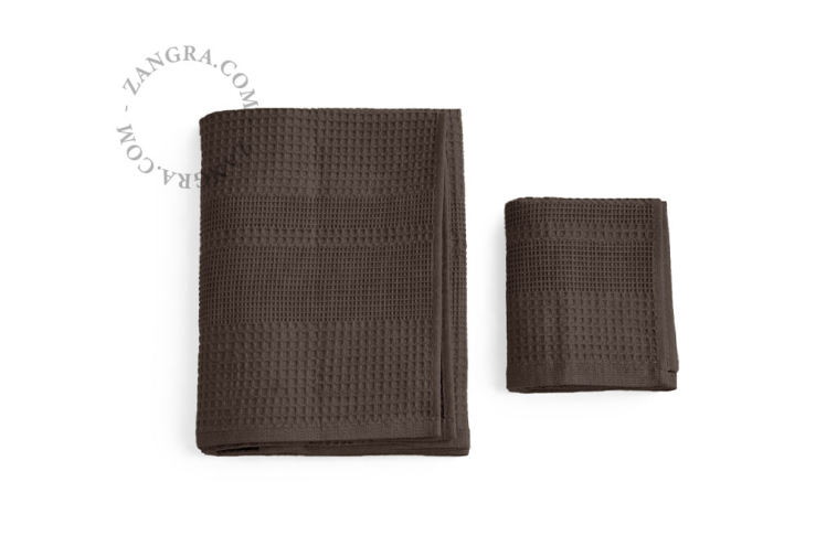 Nid d'abeille wafelhanddoeken in de kleur taupe.