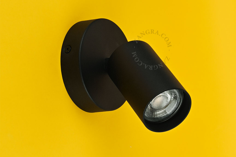 Surface-mounted spotlights for walls or ceilings.