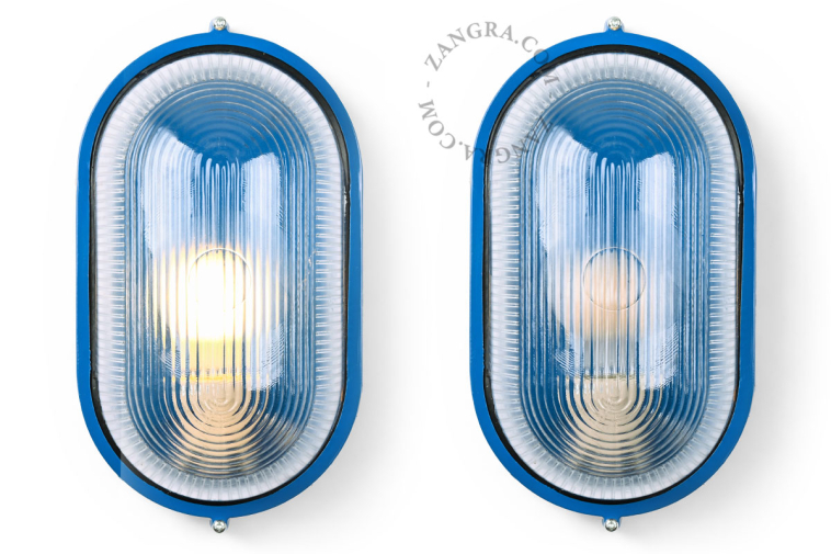 Blauwe, ovale lamp.