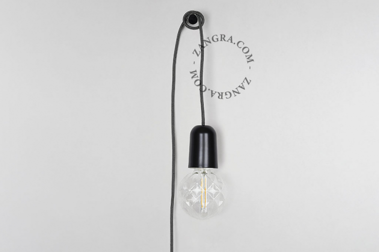 lampe baladeuse en porcelaine noire matte à suspendre avec fiche et prise