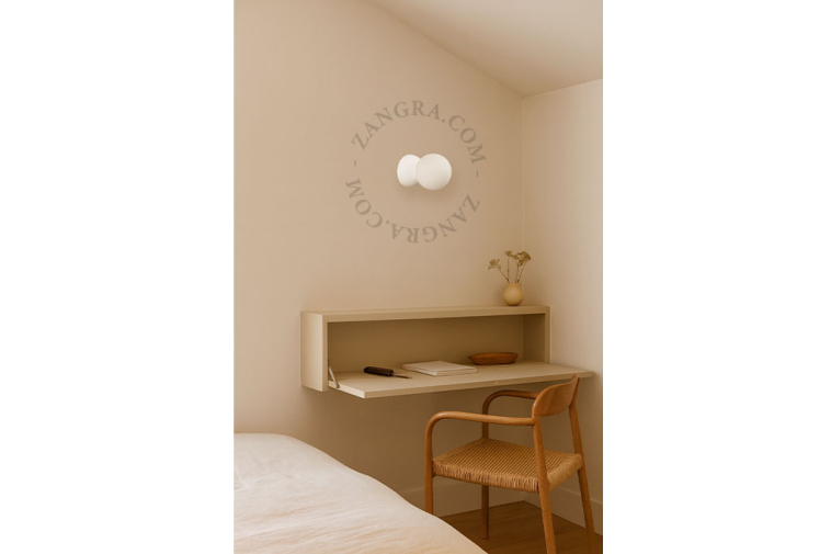 Paintable wall light in plaster.