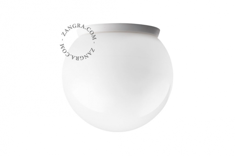 Lampe globe opale pour salle de bain ou extérieur.