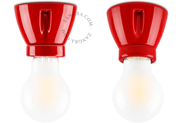 Lampe en porcelaine rouge.