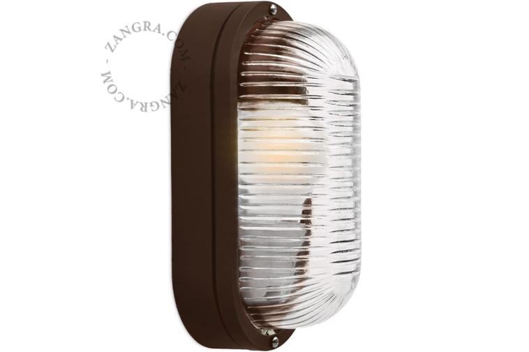 Brązowa lampa typu bulkhead.
