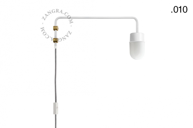 Schwenkbare Wandleuchte aus Metall weiss