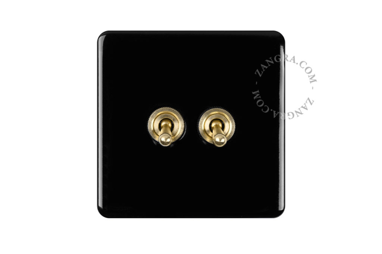 Interruttore quadrato in porcellana nera.