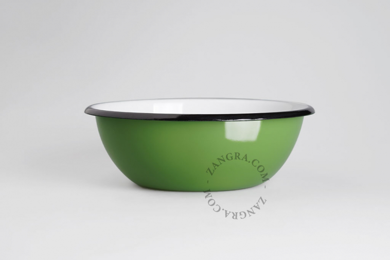 green-enamel-salad-bowl-tableware