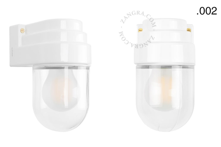 Art-Deco-Wandleuchte aus weißem Porzellan.