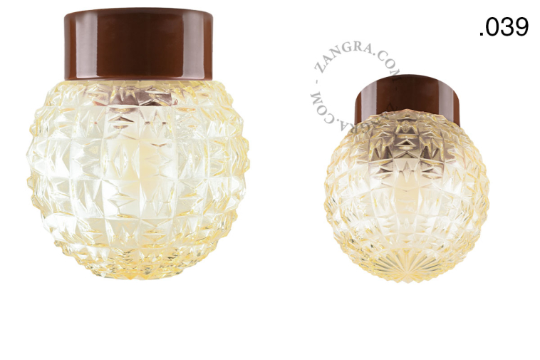 Bruine, porseleinen lamp.