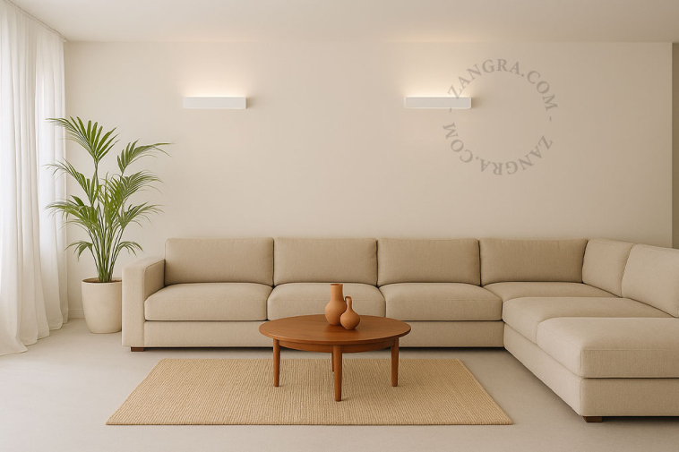 Paintable uplighter in plaster.