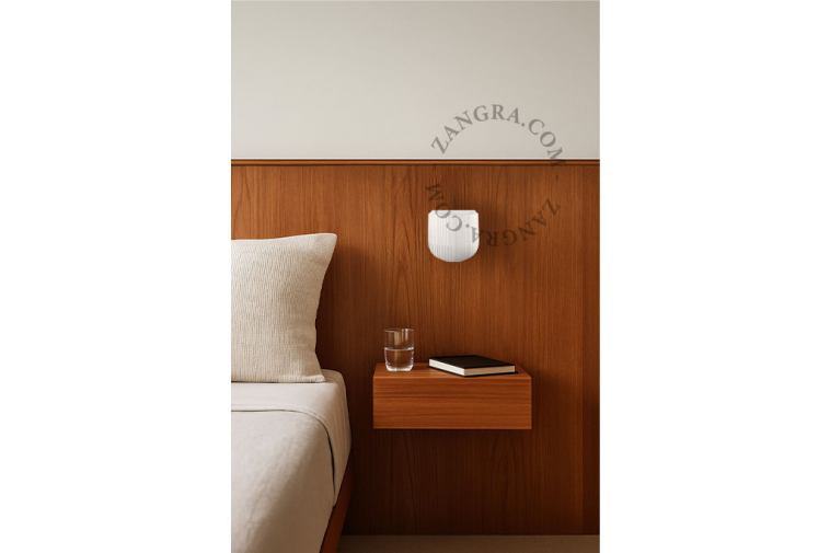 Aplique Art Deco de vidrio.