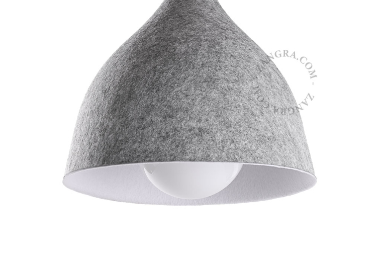 Acoustic lamp in felt.